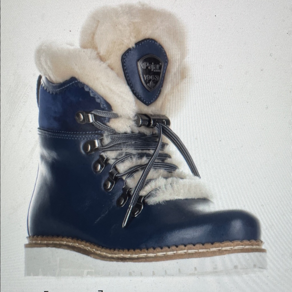 Pajar Navy leather with Cream sherling lined Winter Boots- new